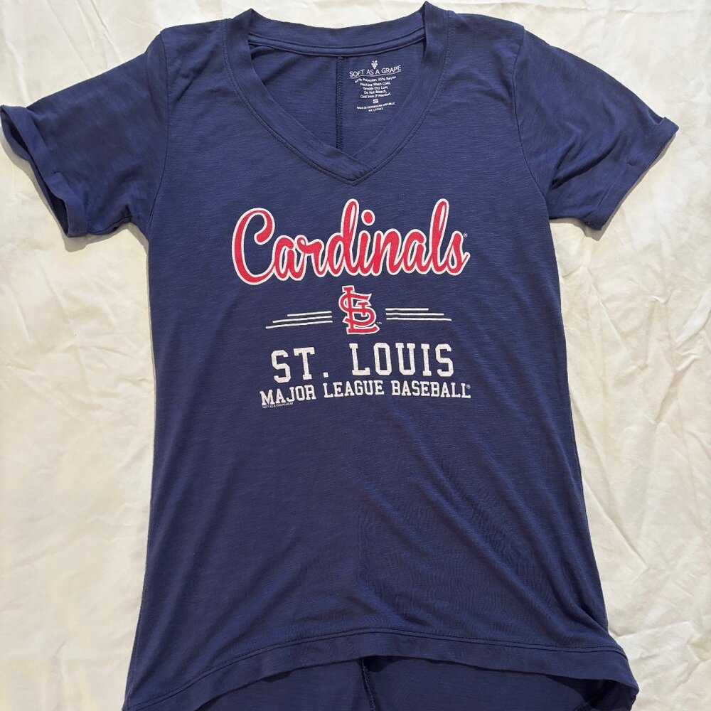 STL Cardinals Super Soft V-Neck T-Shirt – Women’s Small